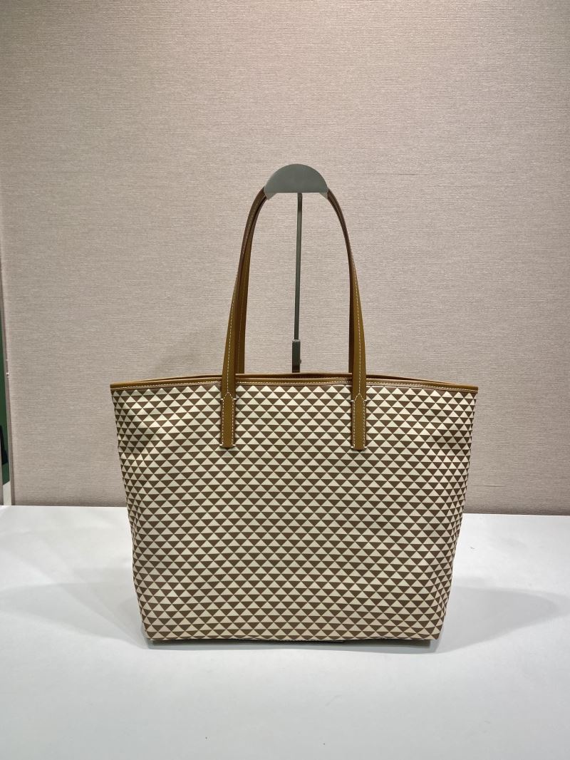 Pra*a tote bags